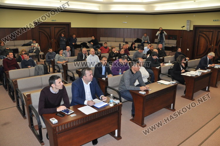 ОбС Хасково не даде пари за двата футболни клуба в Хасково