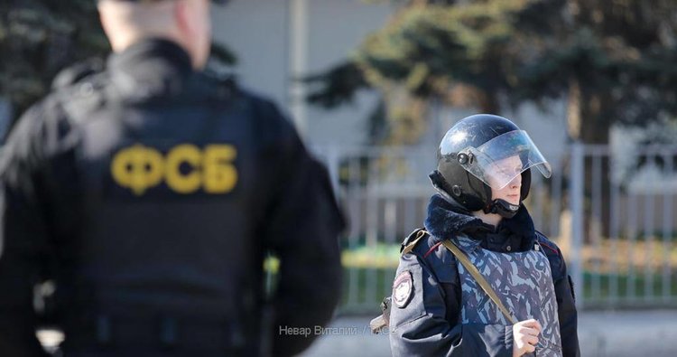 Арестуваният за шпионаж американец в Москва задържан докато получавал флашка