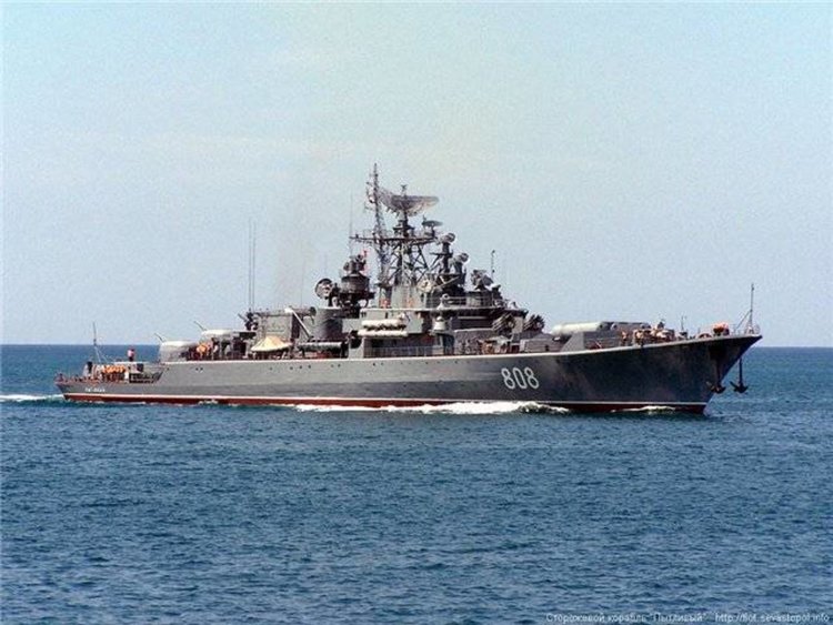 Руски стражеви кораб взе под контрол американския "Форт Макхенри" в Черно море