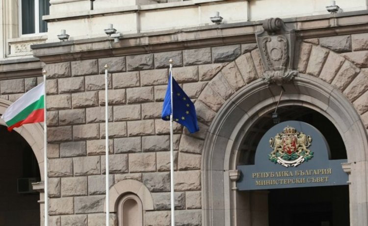 Правителството решава за изтребителите