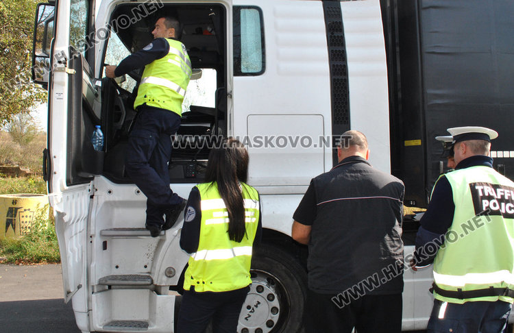 Под лупа: Проверки в ЕС на автобуси и камиони