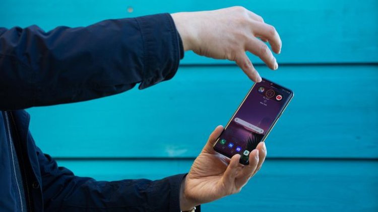 Премиера на LG G8 с безконтактно управление и акустичен дисплей