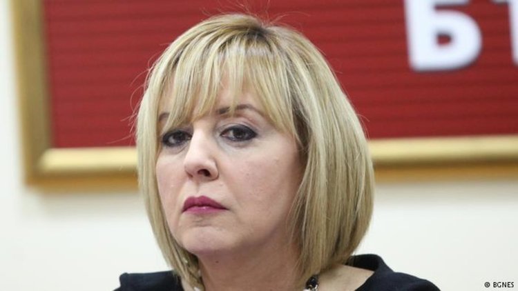 Защо Мая Манолова има такъв блестящ рейтинг?