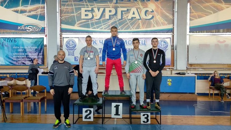 4 титли за  борците на Димитровград от първенството в Бургас