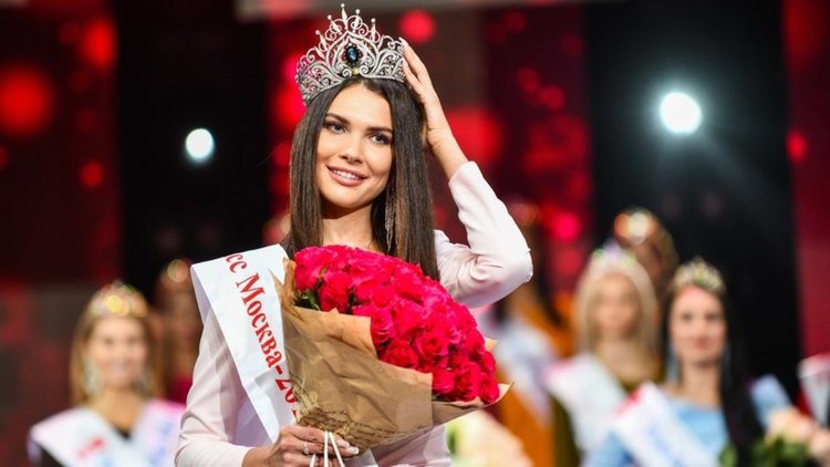Отнеха титлата и короната на Мис Москва
