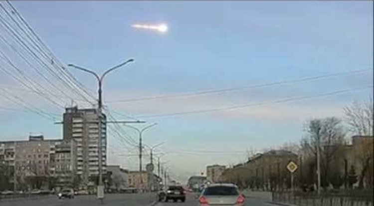 Метеорит в небето над Сибир (видео)