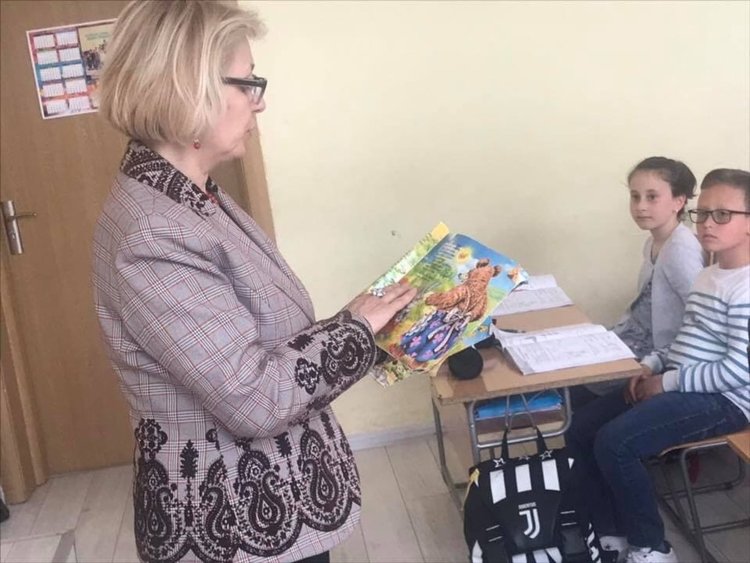 Маратон на четенето в "Славейков".Първокласници рецитират за благодарност "Аз съм българче" 