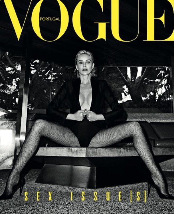 Шарън Стоун топлес за Vogue