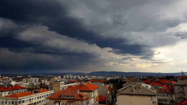 Торнадо в Германия, 12 души са ранени