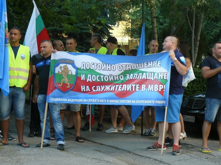 Полицаи и надзиратели излизат на национален протест на 5 юли