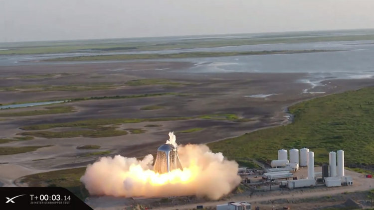 StarXper на SpaceX в пламъци при изстрелване (видео)