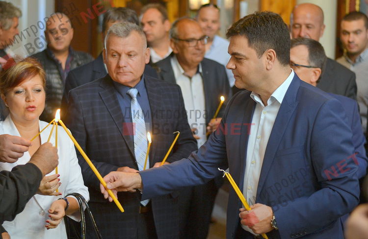 ГЕРБ стартира предизборната си кампания в Димитровград с водосвет