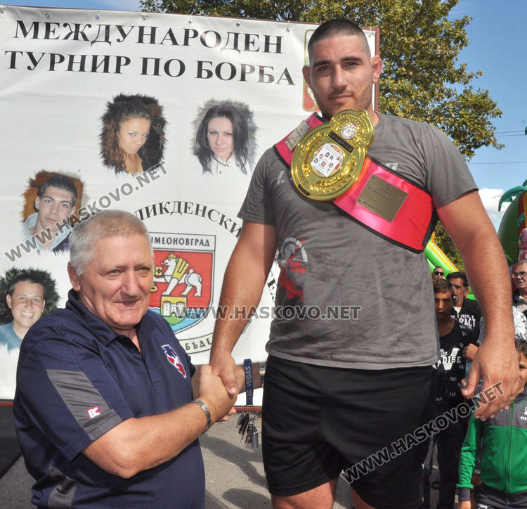 Георги Ванчев със златен пояс от борбите в Симеоновград, Георги Димитров с теле