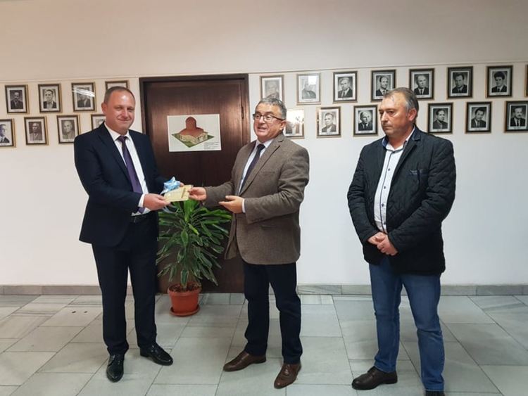 Папазов официално сдаде властта на Митков