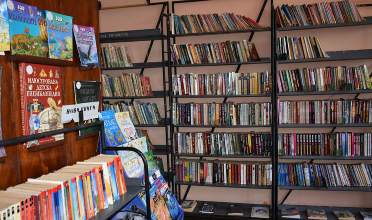 Читалището в Червен обновява книжния си фонд
