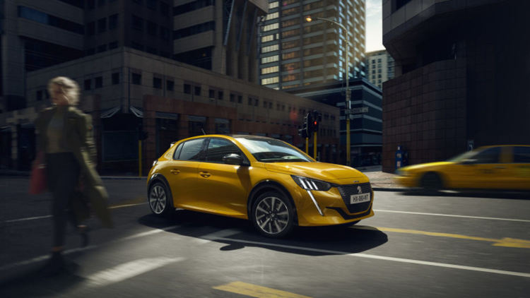 Билборд на Peugeot зарежда автомобили ... чрез шум 