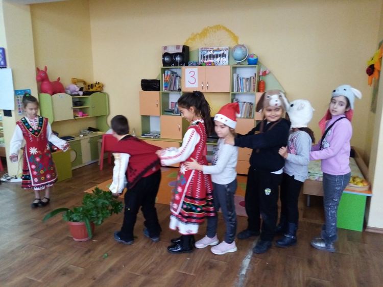 Второкласници гостуват на детска градина "Дъга" в  Националната седмица на четенето