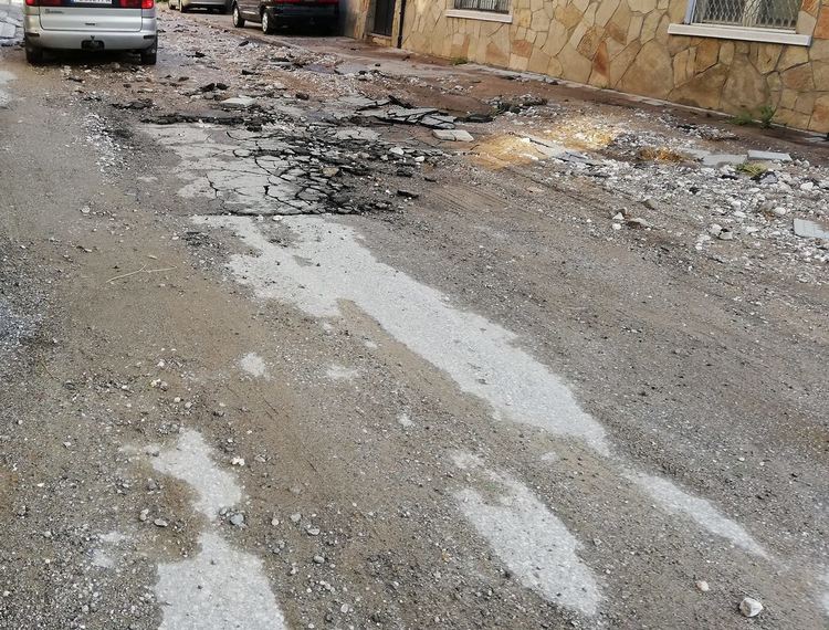Ремонти затрудняват движението на автомобили по две улици в Асеновград