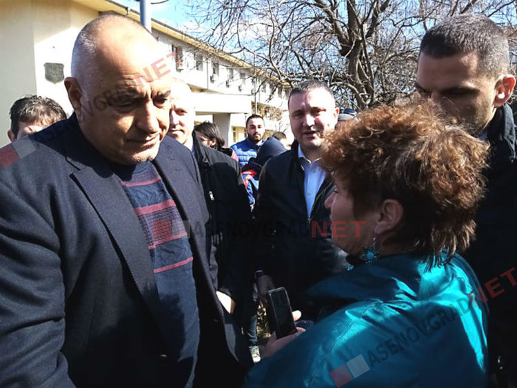 Спортни зали ще има в две асеновградски училища, премиерът обеща и в Тополово