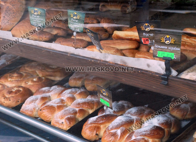 РЗИ разреши продажбата на непакетирани храни, но да са зад преграда