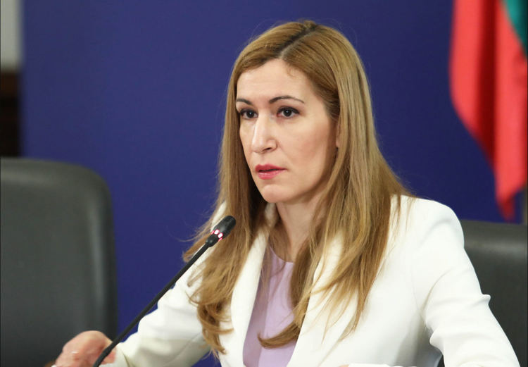 С декларация за пътуване при собствен риск ще пълнят хотелите