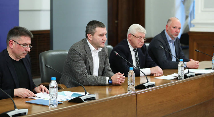 Извънредното положение още само 10 дни, след това преминаваме към "извънредно санитарно положение"