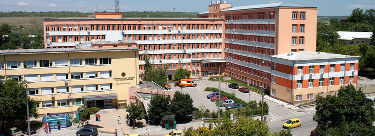 Жена оздравя от COVID-19 след продължително лечение в интензивно отделение в Плевен