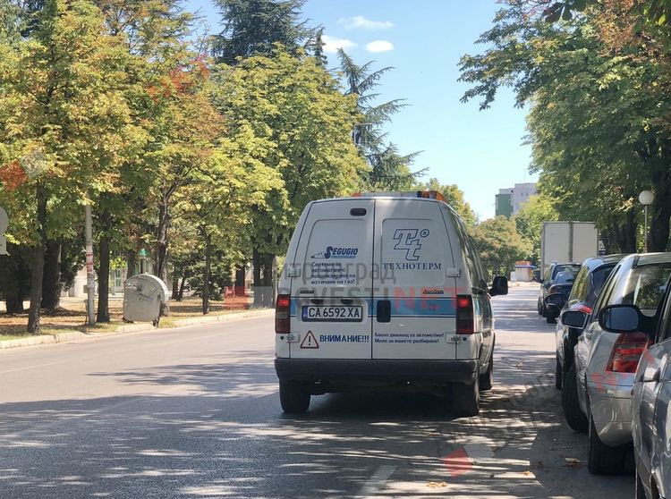 Автомобил, търсещ изтичане на газ, притесни димитровградчани