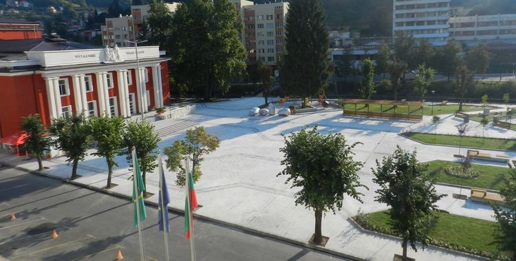 4-годишно дете от Мадан е позитивно на Ковид-19, заразена е и медицинска сестра от миньорския град