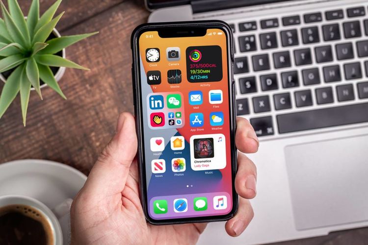 iPhone 12: по-скъп, но за сметка на това без зарядно в кутията 