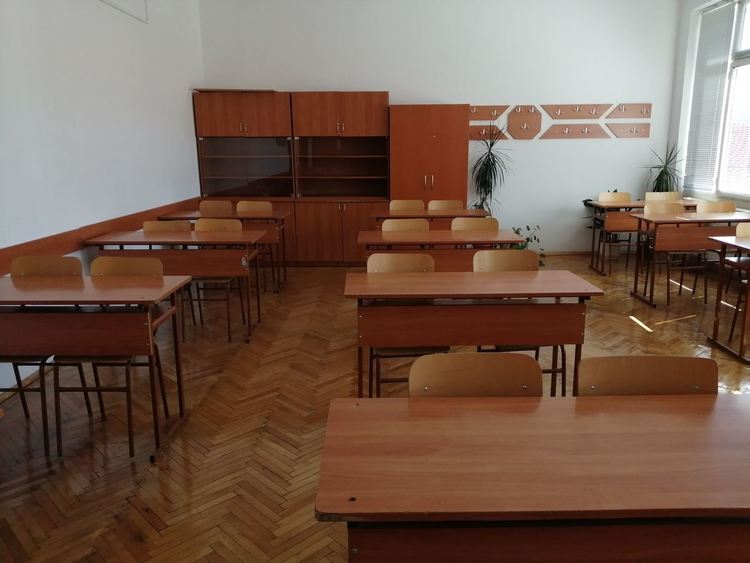 В Смолянска област учебната година тръгва със закрити училища, столове за хранене на открито и строги мерки срещу коронавируса