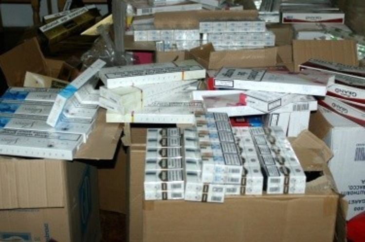 Задържаха мъж за контрабанда на цигари за близо 7 млн. лева