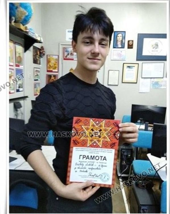 Рисунка на  Дейвид Лавчев от школа „Вале“ стана корица на детски сборник, посветен на Рождество