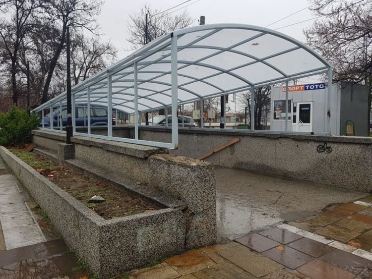 Слагат нови навеси на стария подлез за 18 000 лв.