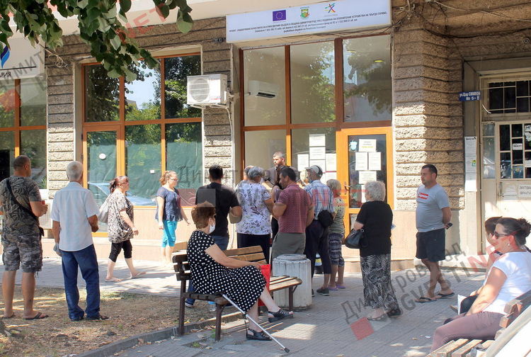 Започна подписването на договорите за подмяна на отоплителни устройства в Димитровград