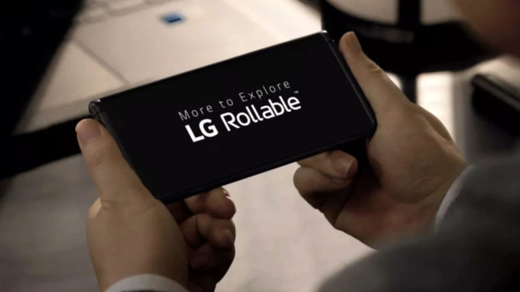 Кой показа първия разгъваем телефон на CES 2021
