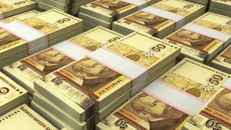 Чрез съда искат отнемане на 700 000 лева, 12 имота и 5 МПС от организирана престъпна група