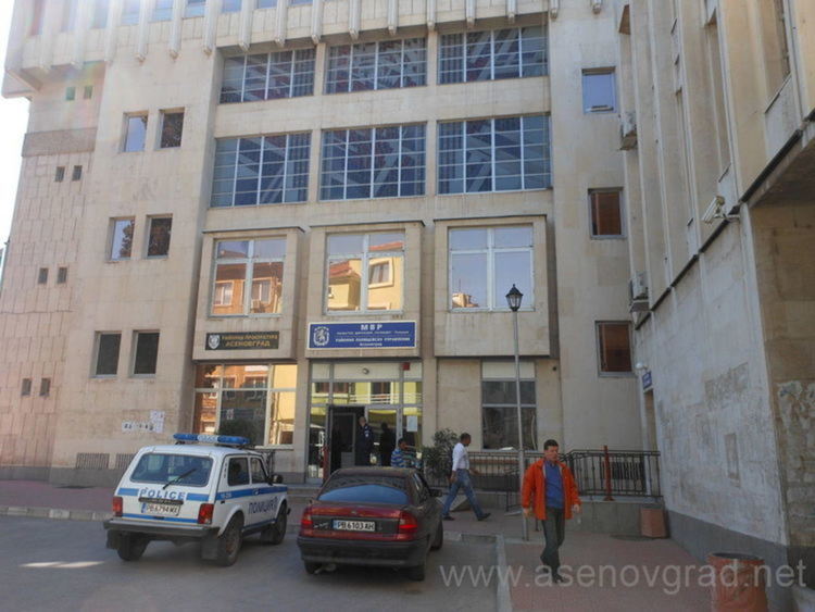 Жена задигна златни бижута в Асеновград 