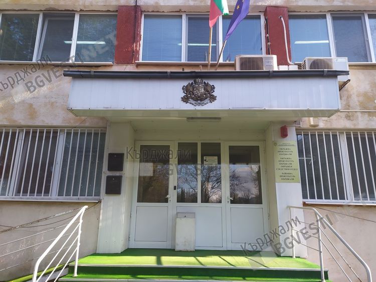 Осъдиха гастрольор за две кражби в Кърджали, съдът постанови три години и половина затвор