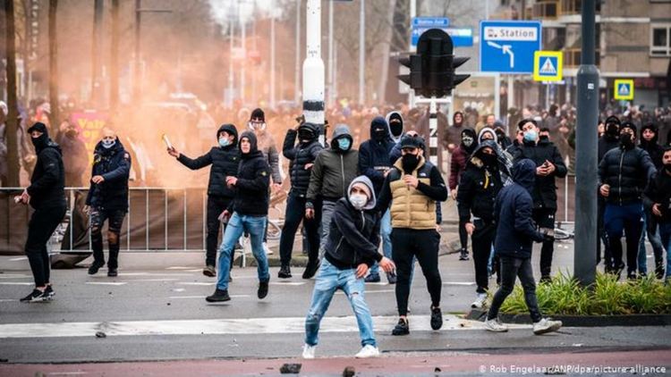 В Нидерландия: "Ако продължава така, вървим към гражданска война"