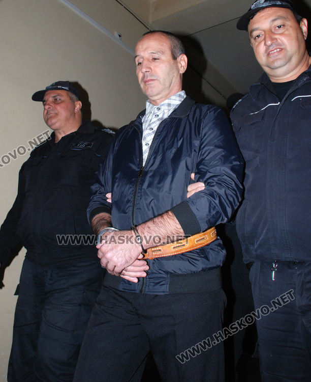 20 г. затвор за мъж, убил баща и син с брадва