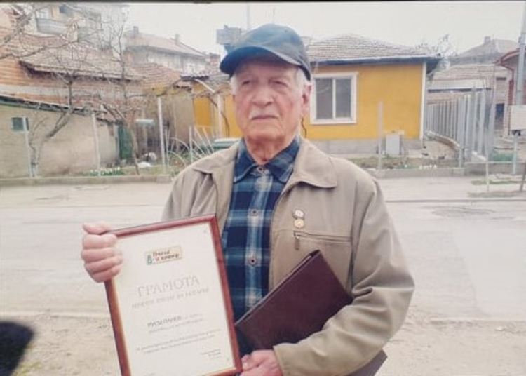 Да си спомним за Почетния пчелар на България Руси Панев