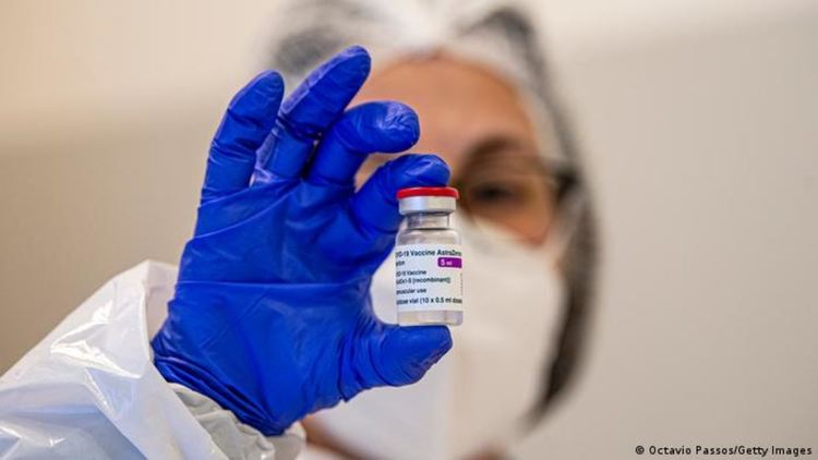 Странични ефекти и ненадеждност - оплакванията към ваксината на AstraZeneca