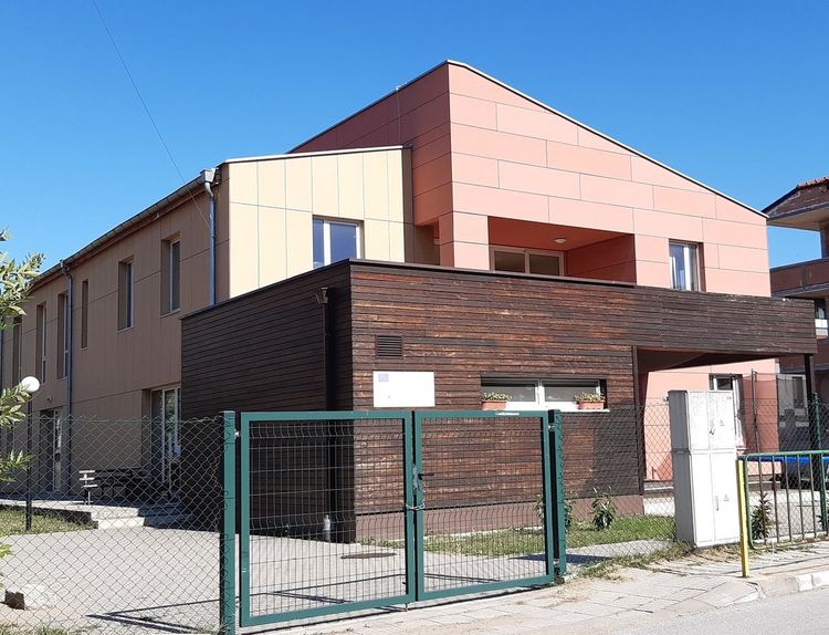 Ученици ще подаряват мартеници на деца с увреждания в Асеновград 