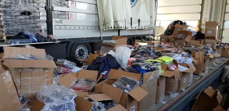 Хиляди стоки менте спрени по границата ни с Турция