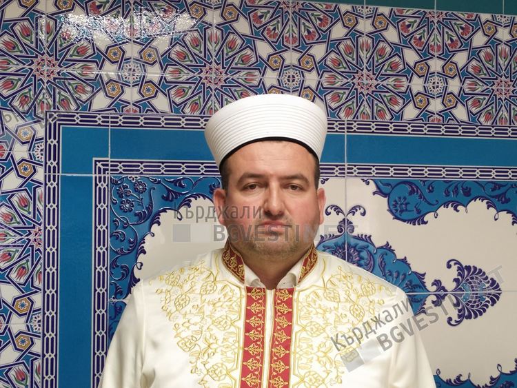 Районният мюфтия Басри Еминефенди: Ще съхраним традицията на Третомартенското кафе,  тя е пример за България