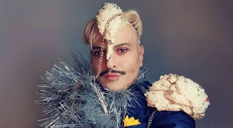  Ексцентричният Иво Димчев пропя на руски