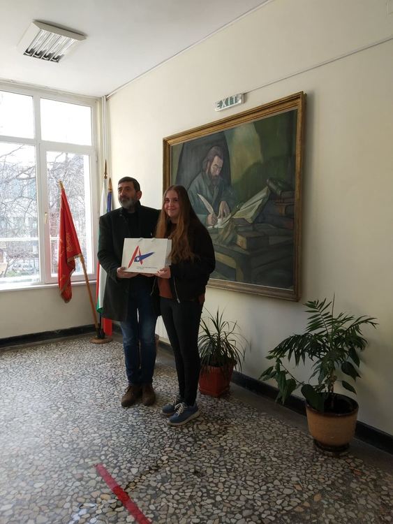 Илиана от „Паисий“ с първа награда за превод
