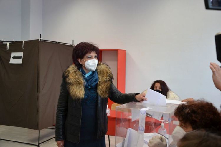 Цвета Караянчева: Гласувах за стабилност и прозрачност в управлението на страната
