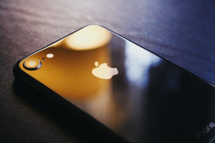 Приложение на Samsung превръща iPhone в Galaxy